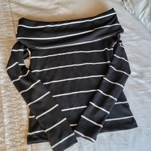 Top - Picture 3 of 3